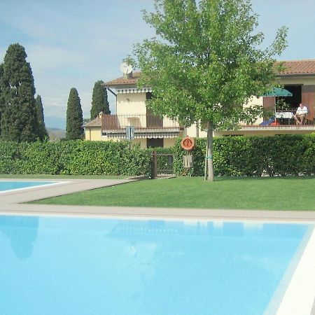 Enticing Holiday Home In Lazise With Swimming Pool Exterior foto