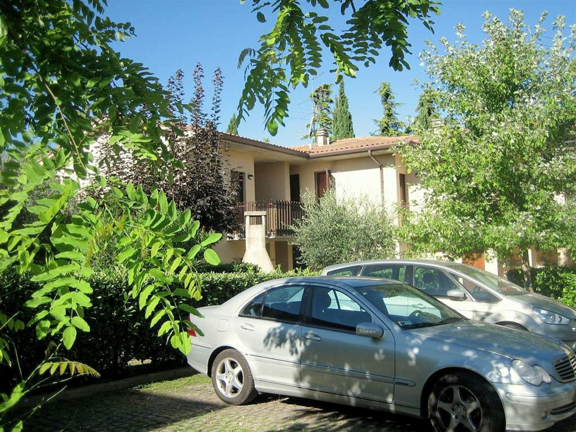 Enticing Holiday Home In Lazise With Swimming Pool Exterior foto