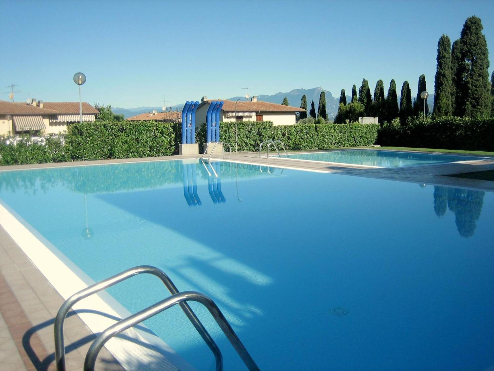 Enticing Holiday Home In Lazise With Swimming Pool Exterior foto